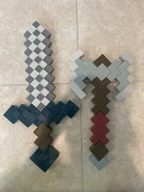 MINECRAFT DUNGEONS Deluxe DOUBLE Sided BATTLE AXE & Sword Sounds Work! 2019 16"